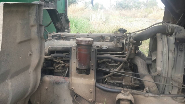 ขายด่วนสิบล้อ lockky 175 แรง  สนใจ 0811838154