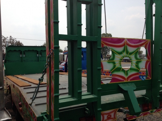 เทเลอร์ขึ้นรถเกี่ยวครับ  สภาพพร้อมใช้