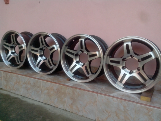 ขายแม็ก17 6รู139 สวยๆทำสีมาอย่างเดียวet20กว้าง7.5 ขาย 6500