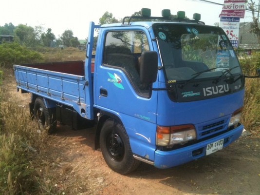 ขายด่วน ISUZU NKR 120 แรง ปี 2546 เครื่องดี คัสซีสวย สภาพพร้อมใช้ เอกสารครบพร้อมโอนครับ