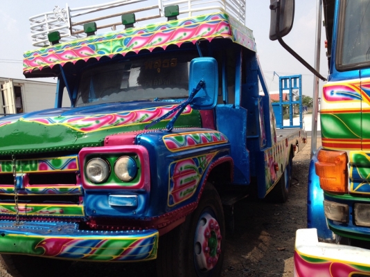 10ล้อเทเลอร์หน้ายาว 165้hp กำลัง ตกแต่งครับ