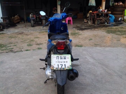 ขาย honda click i รถสวย ทะเบียนพร้อมโอน รับเทรินทุกรุ่นครับ ราคา 8700 บาท ครับ