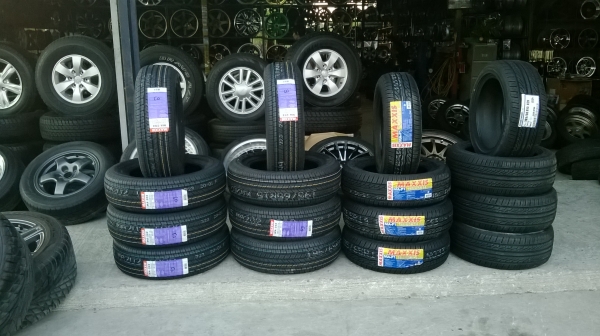 ขายยางใหม่ 195 65 15 เส้นละ1550