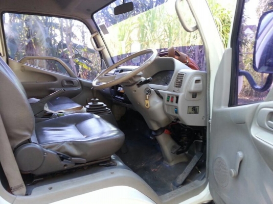 รถฮีโน่ 6 ล้อ รั้ว  ( ไม่ดั้ม )  130 แรงม้า. ปี  47   สนใจติดต่อ 081 - 6079515