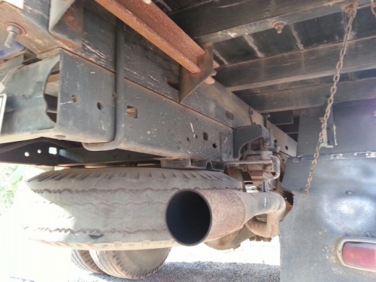 รถฮีโน่ 6 ล้อ รั้ว  ( ไม่ดั้ม )  130 แรงม้า. ปี  47   สนใจติดต่อ 081 - 6079515