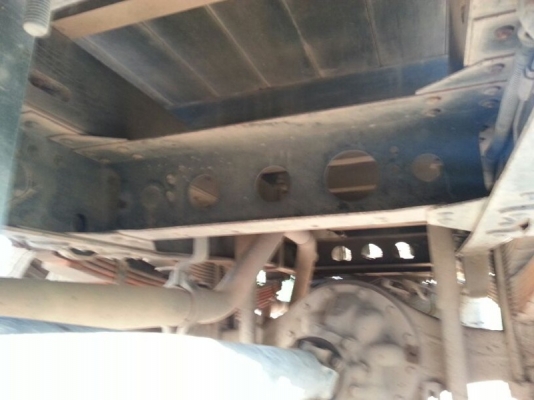 รถฮีโน่ 6 ล้อ รั้ว  ( ไม่ดั้ม )  130 แรงม้า. ปี  47   สนใจติดต่อ 081 - 6079515