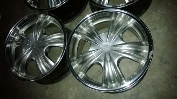 ขายแม๊ก ขอบ18 8นิ้ว มือสอง 6รู