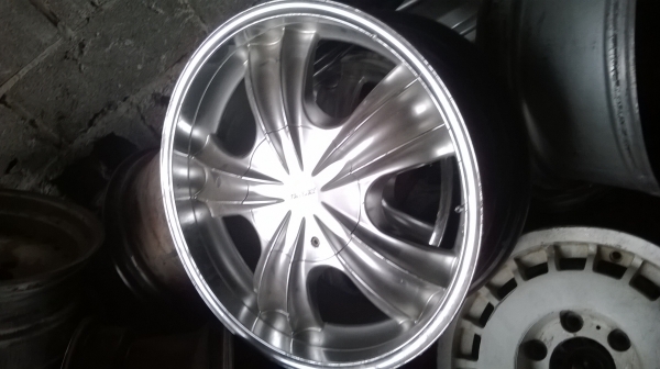 ขายแม๊ก ขอบ18 8นิ้ว มือสอง 6รู