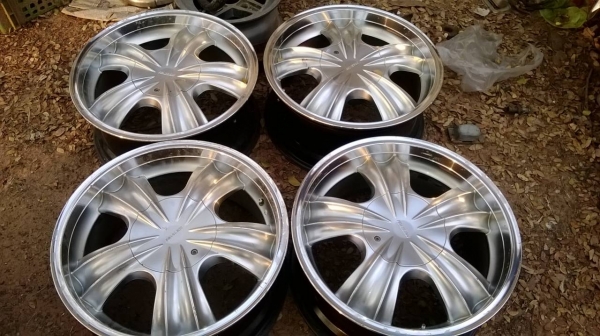 ขายแม๊ก ขอบ18 8นิ้ว มือสอง 6รู