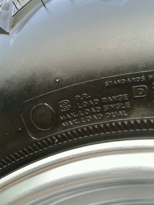 ขาย Mud265/75R16ปี13ใหม่ๆพร้อมล้อ