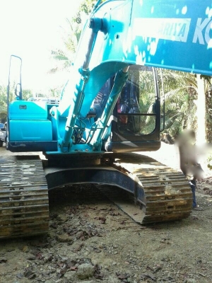 รถบคโฮ KOBELCO  YN - 12   ( รถทำงาน 7,xxx ซม. )  สนใจติดต่อ 081 - 6079515