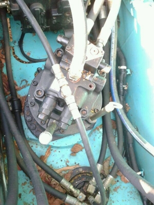 รถบคโฮ KOBELCO  YN - 12   ( รถทำงาน 7,xxx ซม. )  สนใจติดต่อ 081 - 6079515