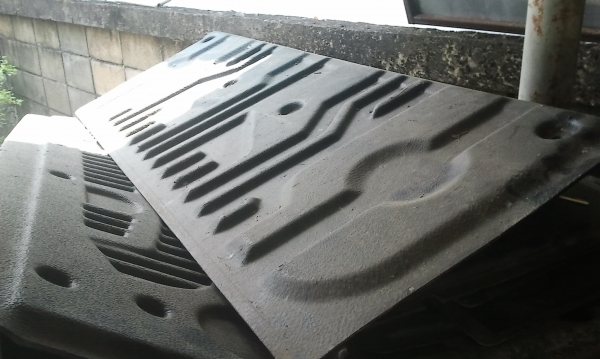 ฝากระบะท้ายไลเนอร์.TOYOTA-ISUZUและอีกหลายรุ่นฝาละ800ทุกชิ้น