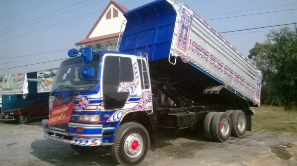 ขายรถ 10 ล้อดัมพ์ HINO FM3M 240 แรงม้า เกียร์ธรรมดา กระบะอะลูมิเนียม มีระบบลากพ่วง ราคา 1450000