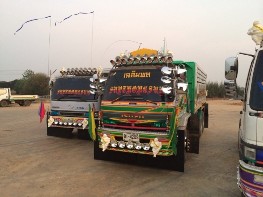 ขายรถดั้มสองเพลา 240นางฟ้าแท้สวยๆเดิมๆราคา1230000