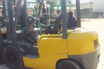 ขาย TCM รุ่นล่าสุด T3  ขายด่วน 2.5 ตัน เสา 3 เมตร เครื่อง K21สภาพดีมาก 285,000 ติดต่อ 086-8510722,094-4267888 จะเด็ด