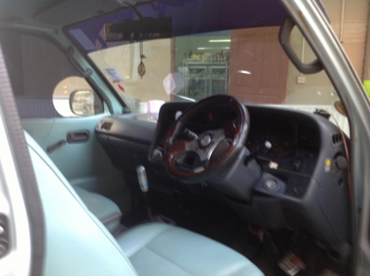 ขายรถตู้ เครื่อง 3000 เดิมๆ  สวยมากๆ. 300000 บาท ปี 03