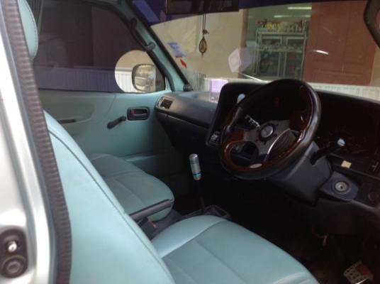 ขายรถตู้ เครื่อง 3000 เดิมๆ  สวยมากๆ. 300000 บาท ปี 03