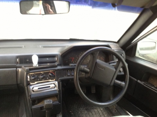 ขายรถตู้ เครื่อง 3000 เดิมๆ  สวยมากๆ. 300000 บาท ปี 03