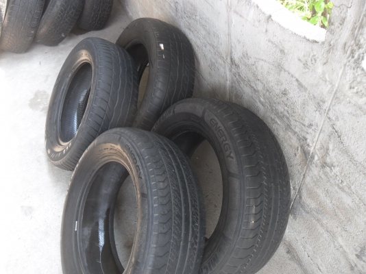 ยาง 195/65R15 ปี09 สวยๆ 4 เส้น ราคา 1750 บาท ยาง 195/65R15 ปี09 สวยๆ 4 เส้น ราคา 1750 บาท