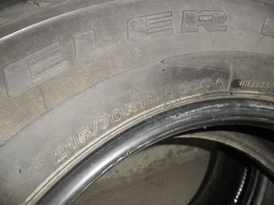 ยาง BRIDGESTONE 215/70R16 ปี10 สวยๆ 4 เส้น ราคา 2800 บาท