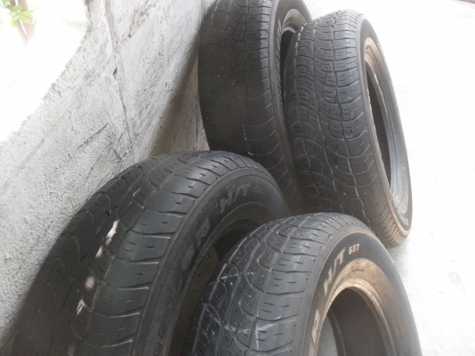 ยาง BRIDGESTONE 215/70R16 ปี10 สวยๆ 4 เส้น ราคา 2800 บาท