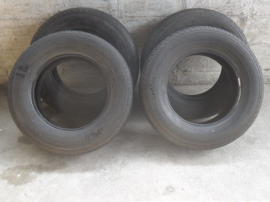 ยาง BRIDGESTONE 215/70R16 ปี10 สวยๆ 4 เส้น ราคา 2800 บาท