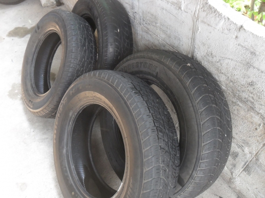 ยาง BRIDGESTONE 215/70R16 ปี10 สวยๆ 4 เส้น ราคา 2800 บาท