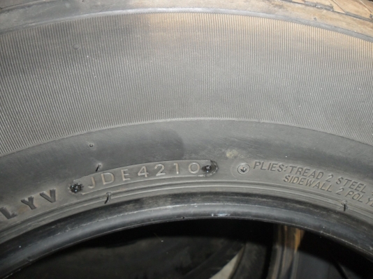 ยาง BRIDGESTONE 215/70R16 ปี10 สวยๆ 4 เส้น ราคา 2800 บาท