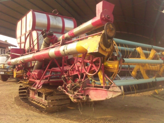 ขายรถเกี่ยวด่วนรุ่นศักดิ์พัฒนาการเกษตร ขายรถเกี่ยวด่วนรุ่นศักดิ์พัฒนาการเกษตร