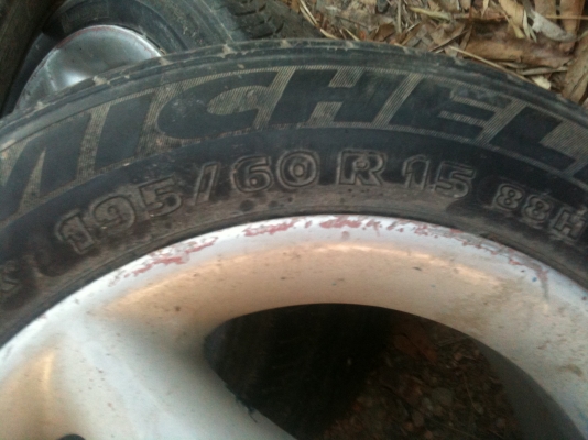 แม็กขอบ 15 กว้าง 8 นิ้ว ใส่ได้ทั้ง 4รู100 และ 4รู114 rพร้อมยาง