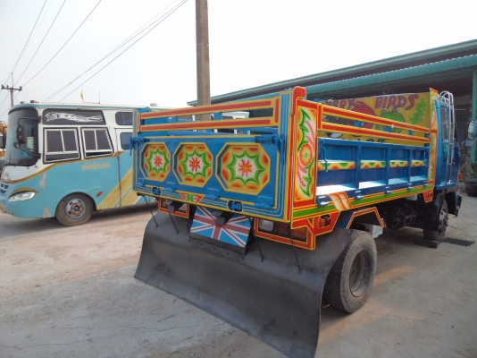 ขายรถดั้ม975000บาทรถอีซูซุ6ล้อดั้มร็อกเครื่อง195แรงสวยพร้อมใช้งาน(จัดไฟแนนท์ได้)