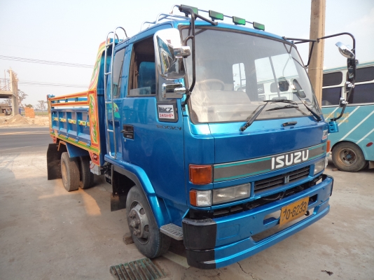 ขายรถดั้ม975000บาทรถอีซูซุ6ล้อดั้มร็อกเครื่อง195แรงสวยพร้อมใช้งาน(จัดไฟแนนท์ได้)