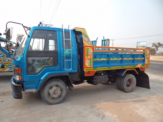 ขายรถดั้ม975000บาทรถอีซูซุ6ล้อดั้มร็อกเครื่อง195แรงสวยพร้อมใช้งาน(จัดไฟแนนท์ได้)