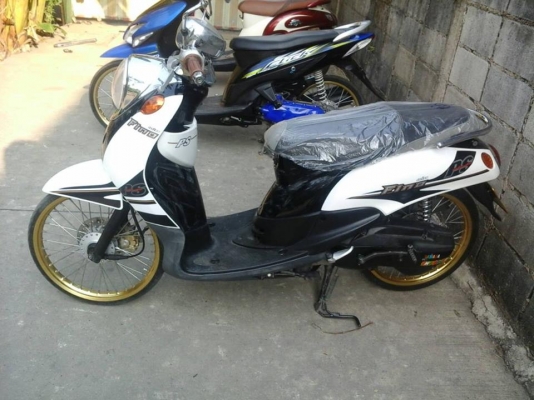 Fino ปี 54 ท่ออาร์ม สีขาว ดำ ล้อขอบทอง รถสวย เบาะใหม่ เครื่องเดิมแน่นๆ เอกสารครบ ท้าพิสูจน์ ลองขับได้จ้า Fino ปี 54 ท่ออาร์ม สีขาว ดำ ล้อขอบทอง รถสวย เบาะใหม่ เครื่องเดิมแน่นๆ เอกสารครบ ท้าพิสูจน์ ลองขับได้จ้า