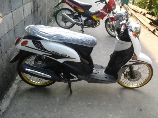 Fino ปี 54 ท่ออาร์ม สีขาว ดำ ล้อขอบทอง รถสวย เบาะใหม่ เครื่องเดิมแน่นๆ เอกสารครบ ท้าพิสูจน์ ลองขับได้จ้า