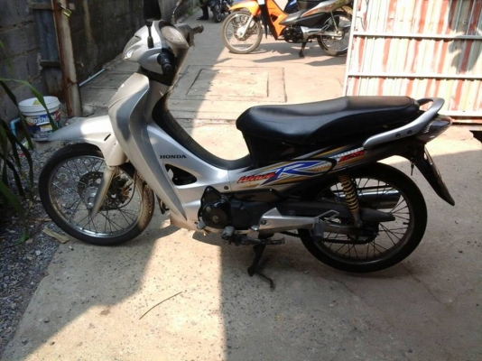 Wave 125 r ปี 49 กุญแจใหญ่ สีเทา รถบ้าน เครื่องเดิม แน่นๆ ชุดสีสวย เอกสารครบ Wave 125 r ปี 49 กุญแจใหญ่ สีเทา รถบ้าน เครื่องเดิม แน่นๆ ชุดสีสวย เอกสารครบ