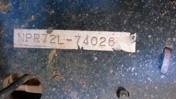 รถอีซูซุ 6 ล้อ NPR72L.  130 แรงม้า.  ( รถประกอบ. )  สนใจติดต่อ 081 - 6079515