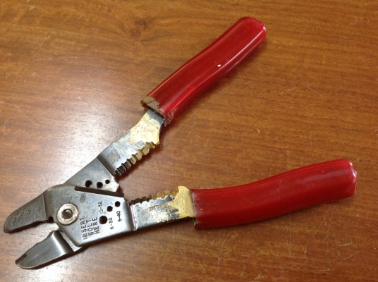 ขายคีมปอกสายไฟ