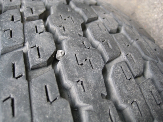 แม็กพร้อมยางวีโก้ตัวสูง ขอบ 15 ยาง 255/70/15 ปี 10 สภาพสวยจัด แม็กพร้อมยางวีโก้ตัวสูง ขอบ 15 ยาง 255/70/15 ปี 10 สภาพสวยจัด