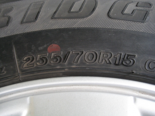 แม็กพร้อมยางวีโก้ตัวสูง ขอบ 15 ยาง 255/70/15 ปี 10 สภาพสวยจัด แม็กพร้อมยางวีโก้ตัวสูง ขอบ 15 ยาง 255/70/15 ปี 10 สภาพสวยจัด
