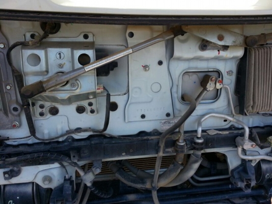 รถฮีโน่  6 ล้อ FC9J  150 แรงม้า.  ปี 55   ( รถวิ่ง 58,xxx กม. )   สนใจติดต่อ 081 - 6079515