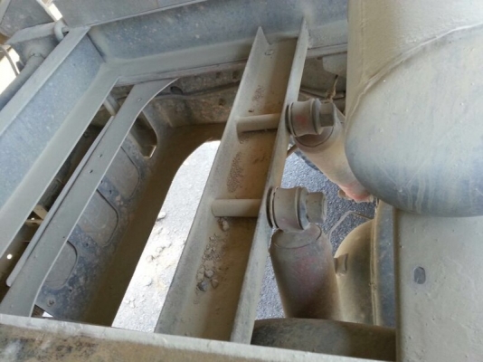 รถฮีโน่  6 ล้อ FC9J  150 แรงม้า.  ปี 55   ( รถวิ่ง 58,xxx กม. )   สนใจติดต่อ 081 - 6079515