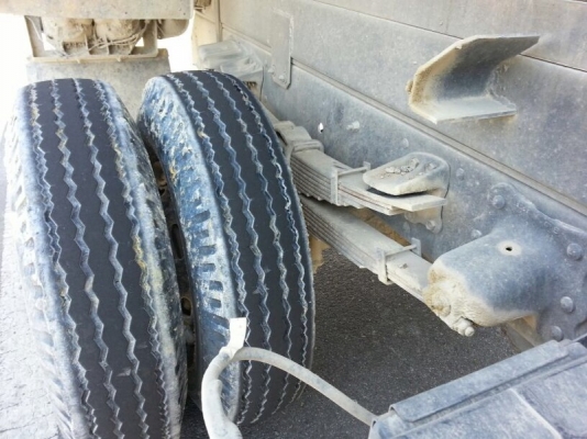 รถฮีโน่  6 ล้อ FC9J  150 แรงม้า.  ปี 55   ( รถวิ่ง 58,xxx กม. )   สนใจติดต่อ 081 - 6079515