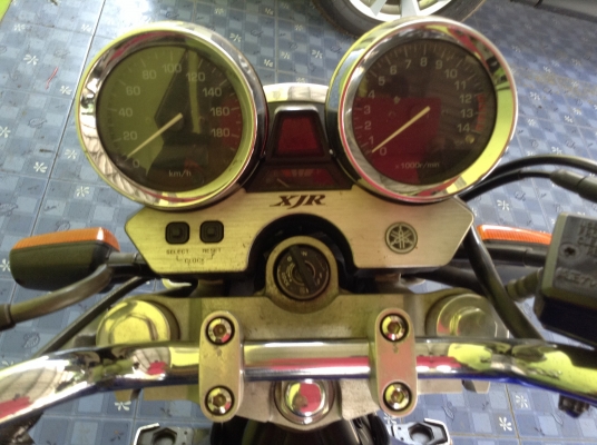 ธารนนทบุรี//ขาย yamaha xjr400 ปี2003 รถสวยเครื่องดีมากๆครับ ราคา75,000บาท  อินวอยท์แท้+ส.พ.ม+พ.ร.บ