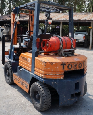 ขายรถยก 2.5 ตัน TOYOTA 5 FG 25 รุ่น 5 เก่านอก