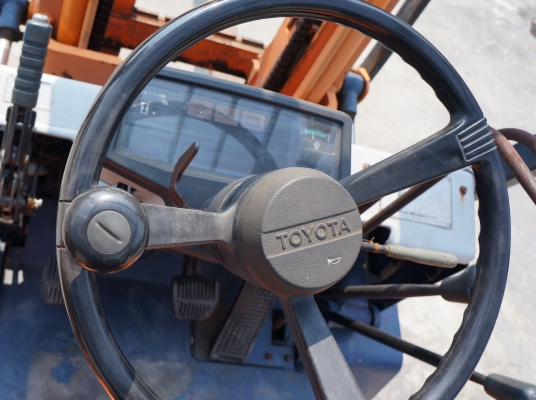 ขายรถยก 2.5 ตัน TOYOTA 5 FG 25 รุ่น 5 เก่านอก