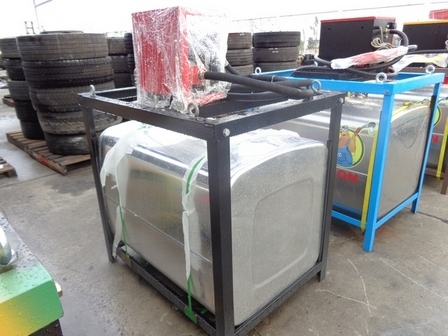 ขายถังน้ำมันพร้อมหัวจ่าย 430 Liter W/DC 12V Pump , Nozzle ect.