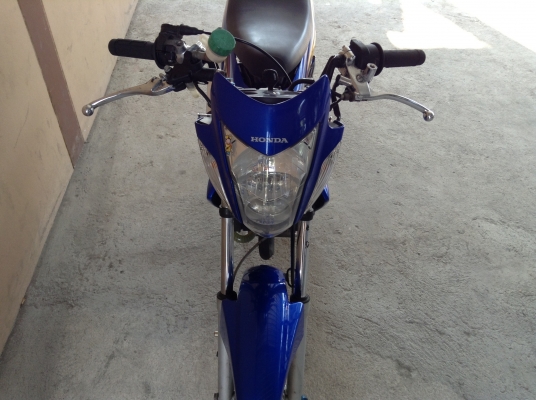 ขาย!!! โซนิคตัวใหม่ สภาพสวย กุญแจใหญ่ ปี48 รถเครื่องดีคับ ทะเบียนครบ ภาษีไม่หมด