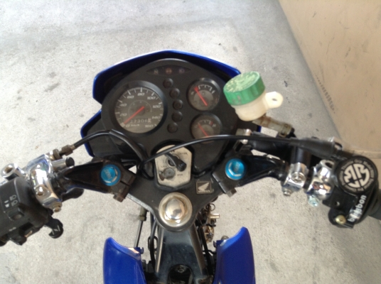 ขาย!!! โซนิคตัวใหม่ สภาพสวย กุญแจใหญ่ ปี48 รถเครื่องดีคับ ทะเบียนครบ ภาษีไม่หมด